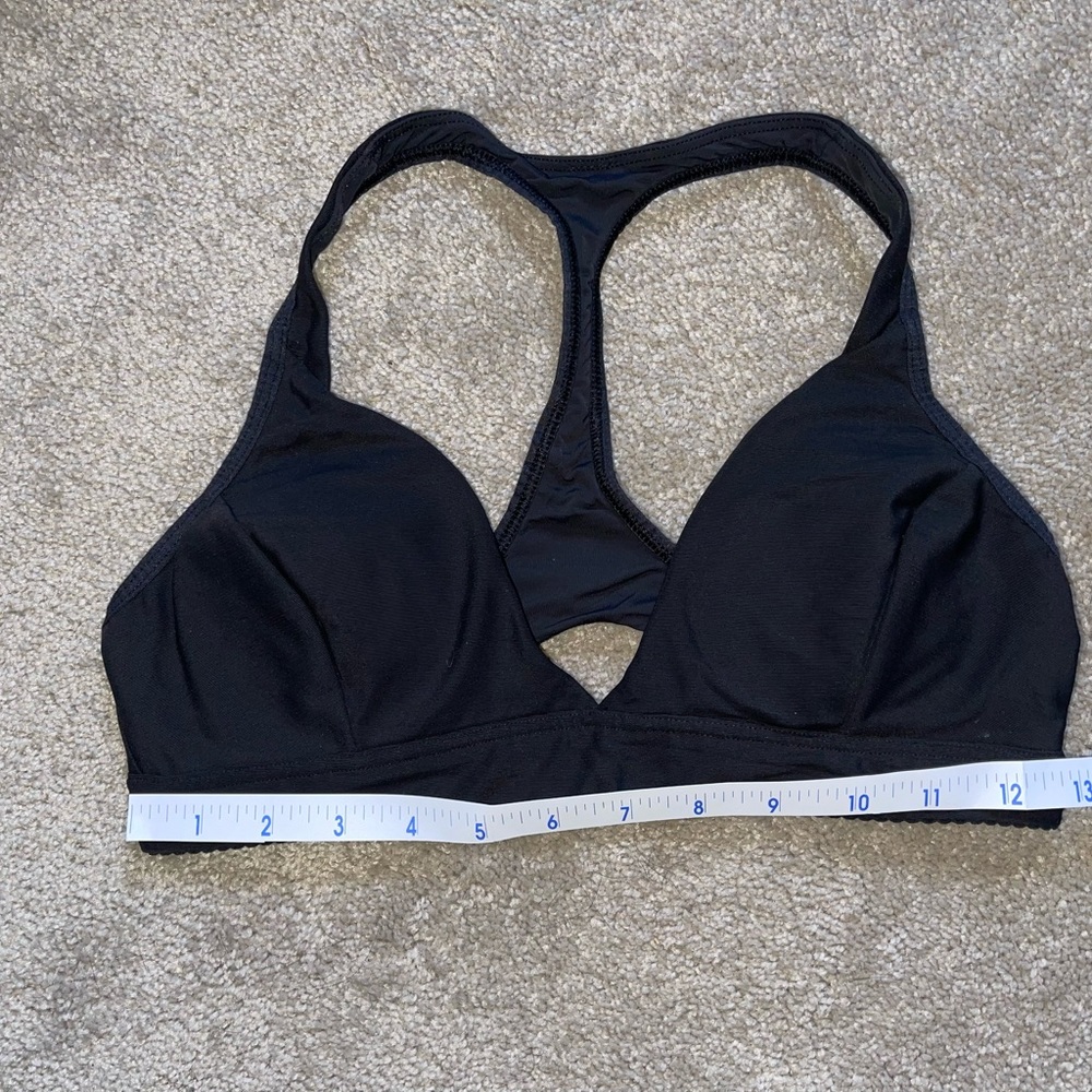 Lululemon black sports bra